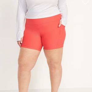 Old Navy Powersoft spandex shorts with pockets